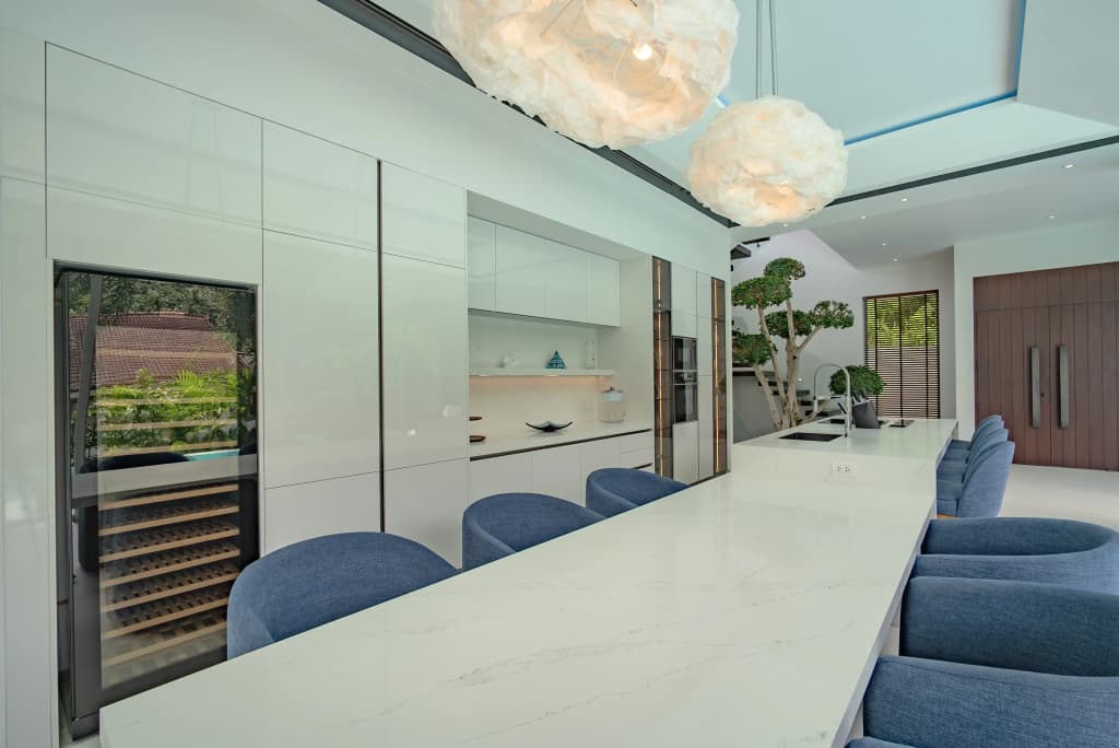 Luxury Infinity Pool Villa in Nai Harn Villa - photo 23
