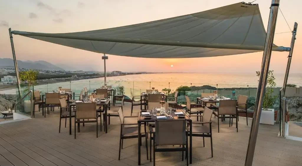 Crowne Plaza Muscat by IHG Hotel - photo 9