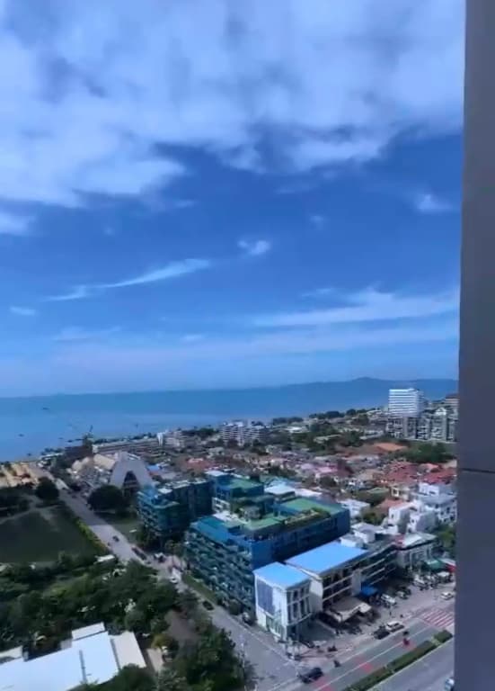Dusit Grand Condo View Apartment - photo 4