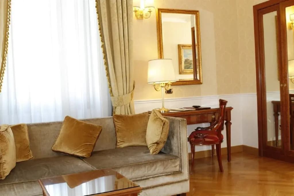 Hotel Villa Pinciana - photo 10