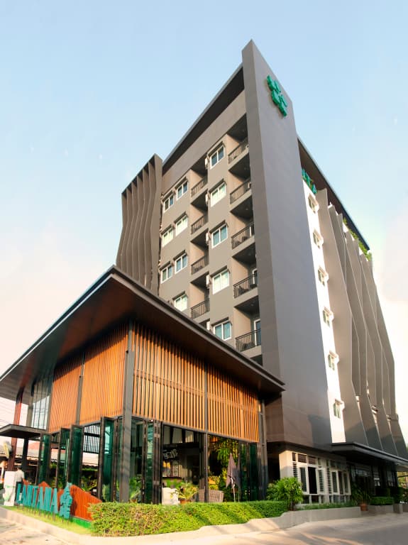 Lantana Pattaya Hotel & Resort - photo 1