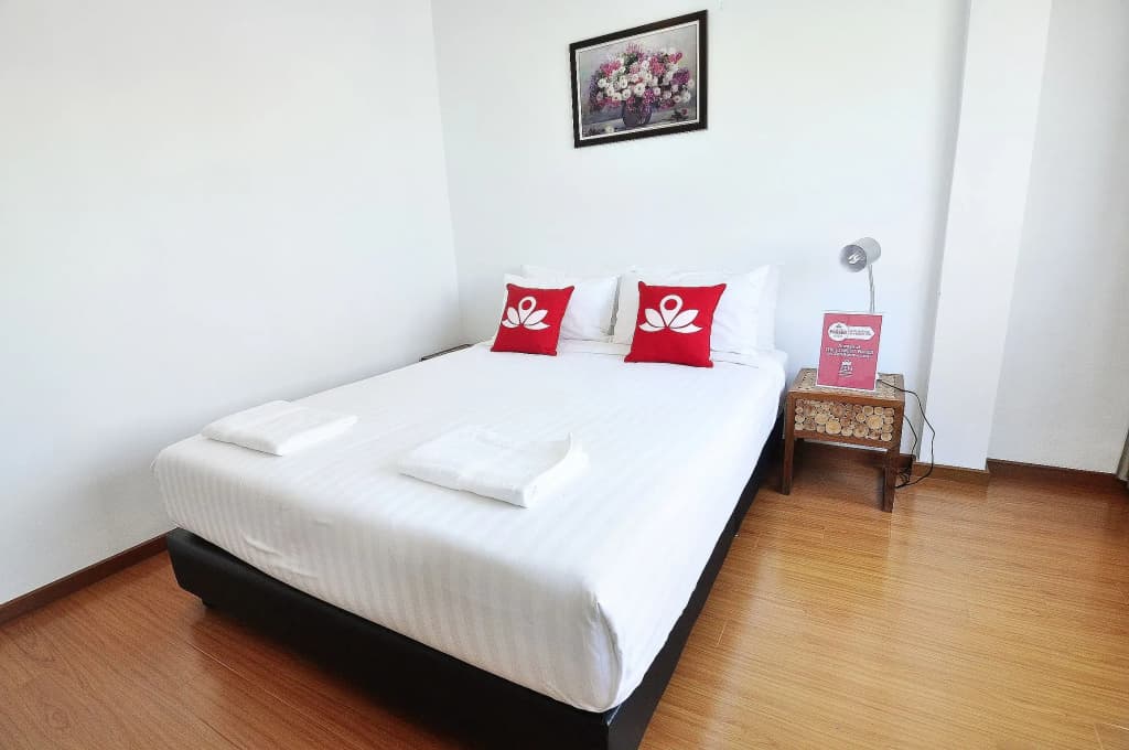 ZEN Rooms Suthisan Hotel - photo 3
