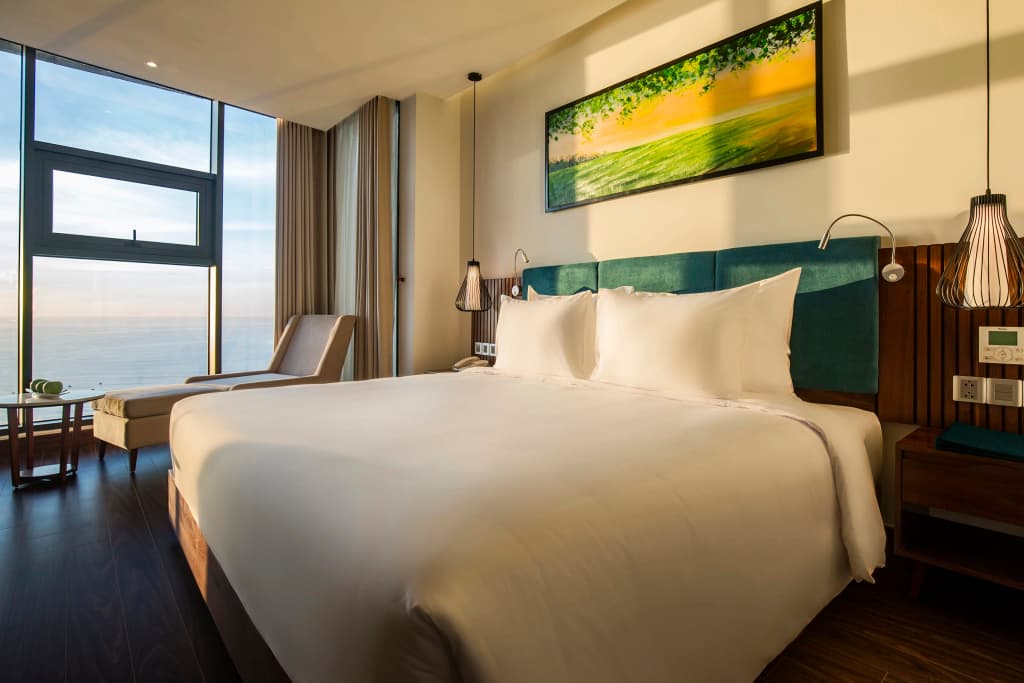 Maximilan Danang Beach Hotel - photo 7