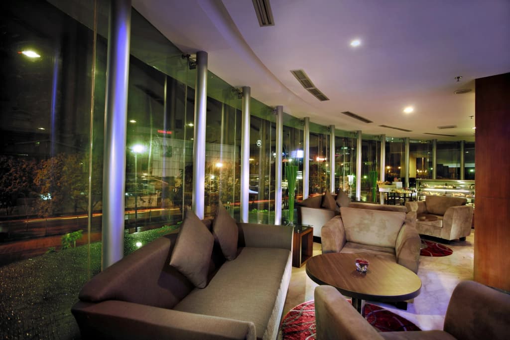 Aston Pluit Hotel & Residence - photo 3