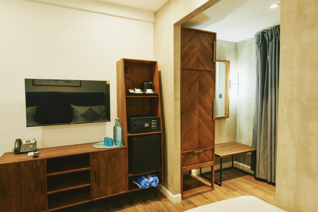 Beach Hotel Dhigurah - photo 2