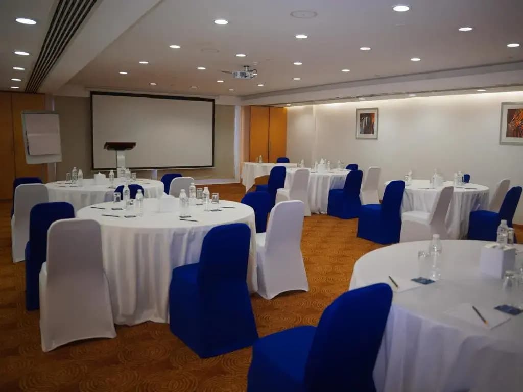 Golden Tulip Muscat Hotel - photo 21