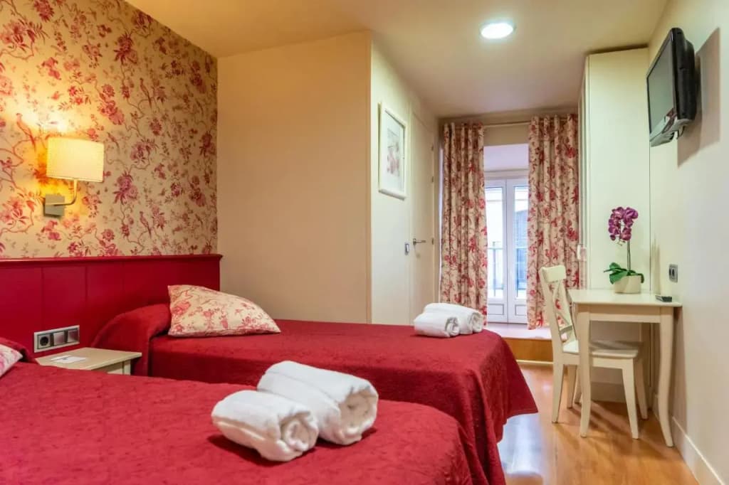 Hostal Matheu - photo 18