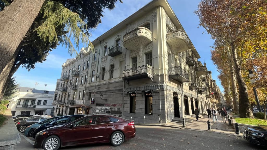 Modern Rustaveli Center of Tbilisi Apartments - photo 21