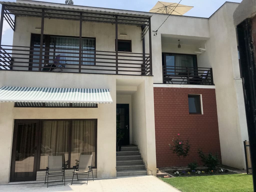 V Tbilisi Guest House - main photo