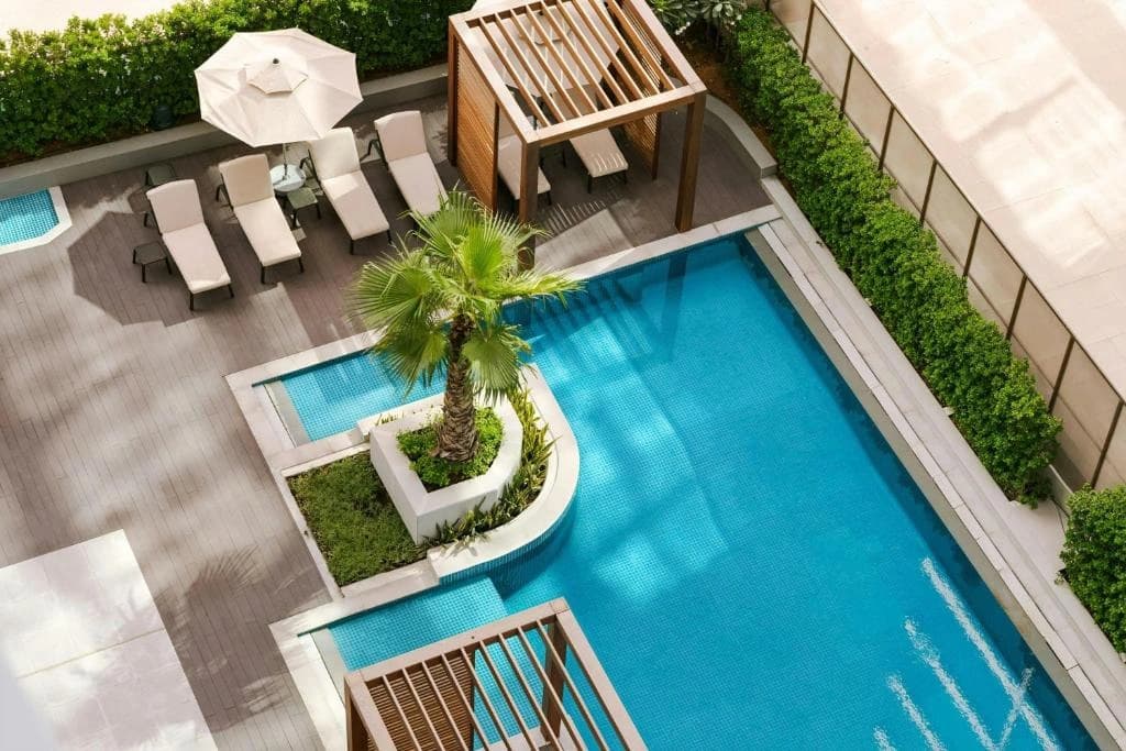 Hotel Aura Suites Downtown - photo 11