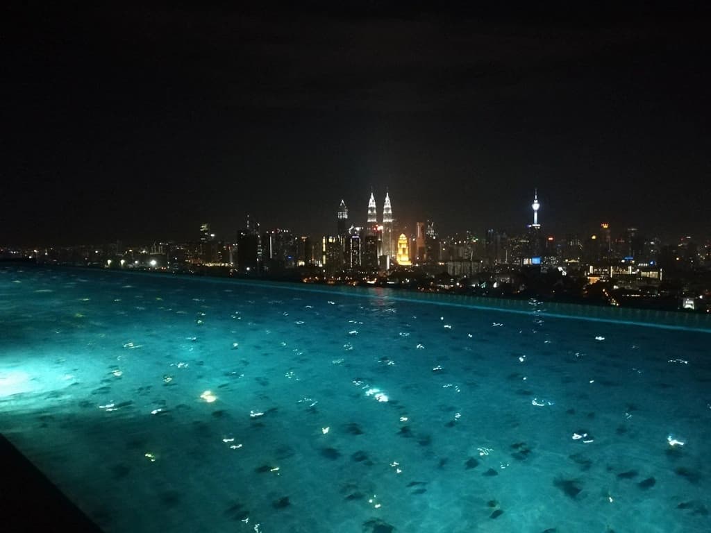 Luxury Duplex @ Infinity Sky Pool Overlooking KLCC Apartments - photo 4