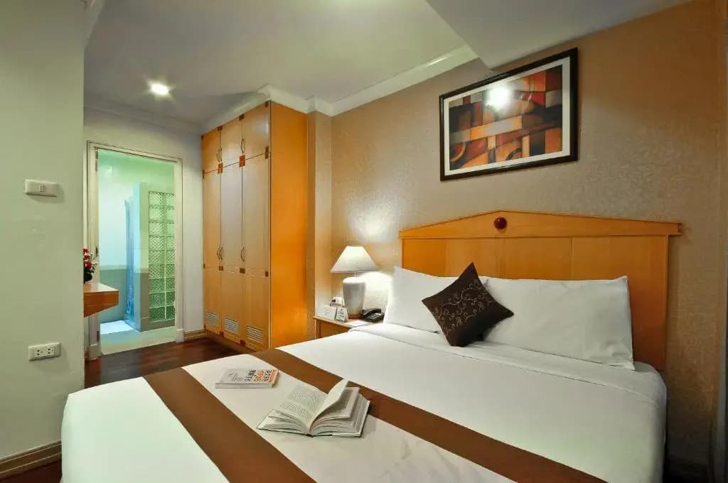 Admiral Suites Bangkok - photo 20