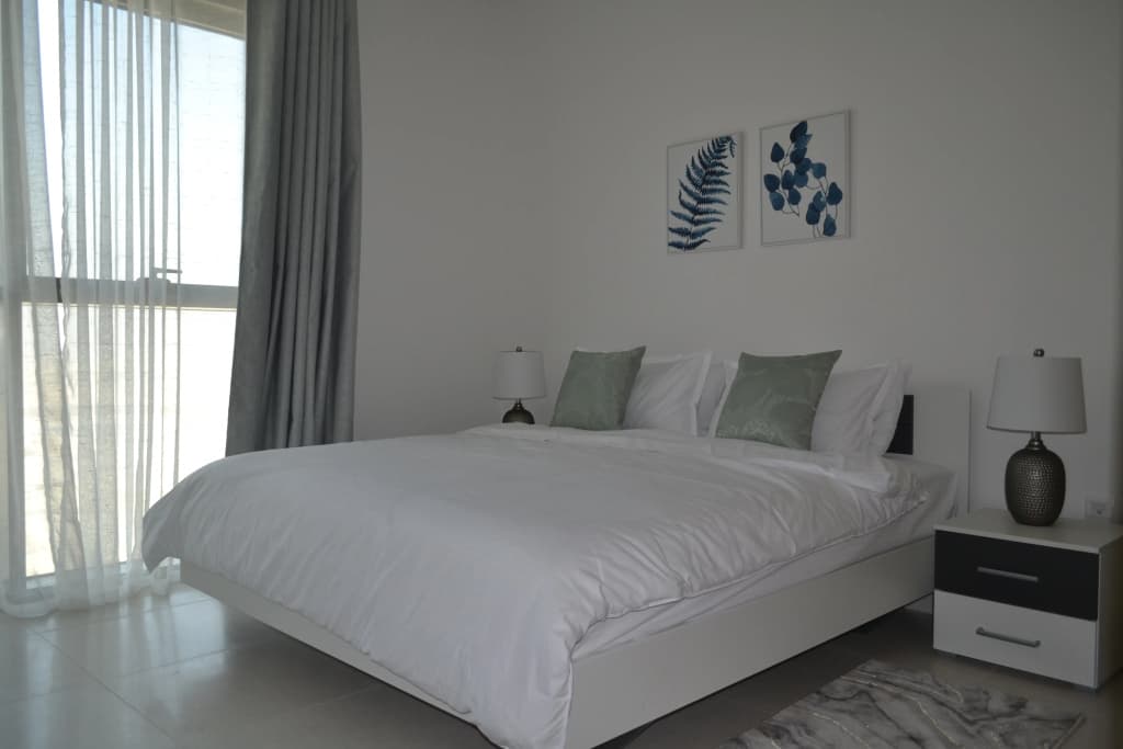 Newly Decorated 1 Bed Dubai Creek Harbour Apartments - photo 2