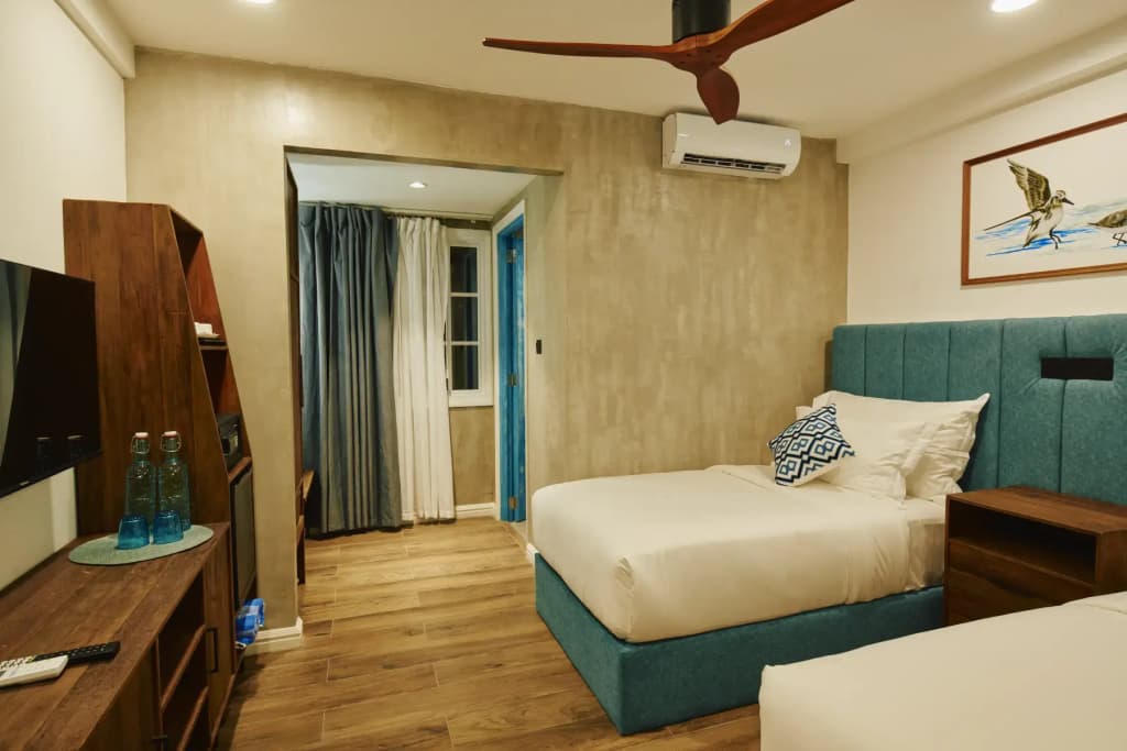 Beach Hotel Dhigurah - photo 3
