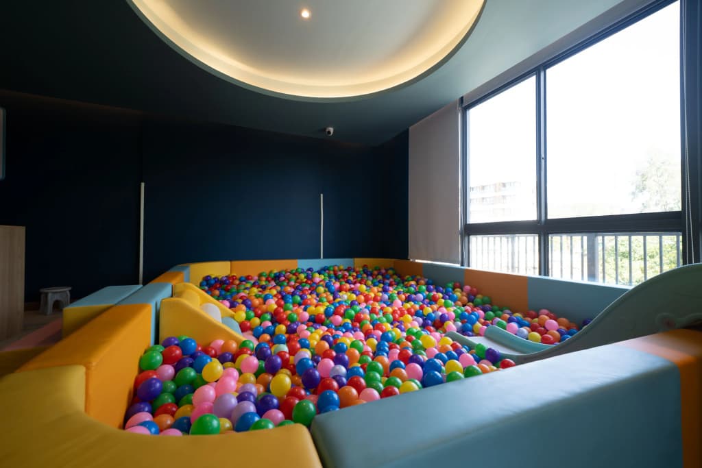 Sunshine Beach Studio Apartments - photo 18