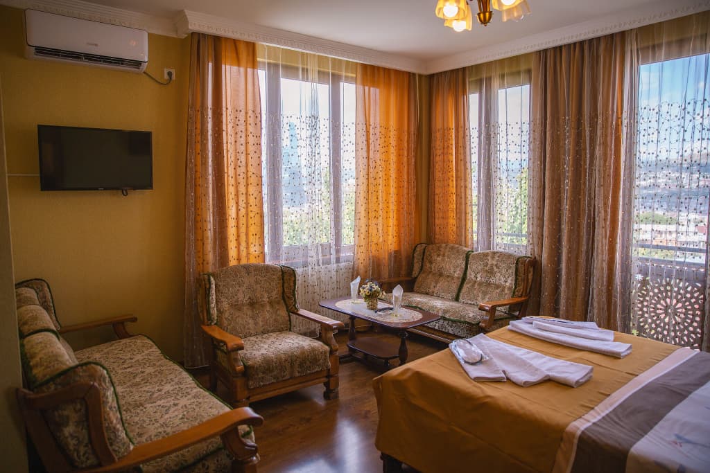Family Kolorit Old Tbilisi Hotel - photo 25