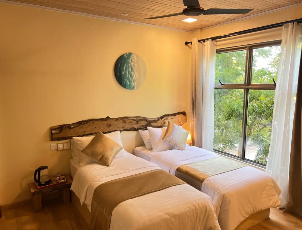 Holiday Home Dhiffushi Hotel - photo 2