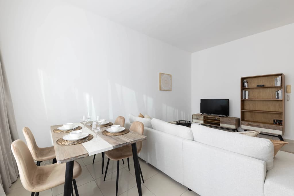Welcome Home in Armada Tower 3 Apartments - photo 11