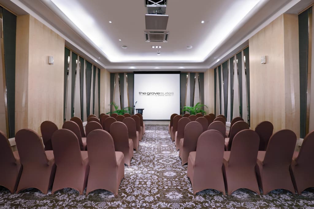 The Grove Suites Hotel - photo 6