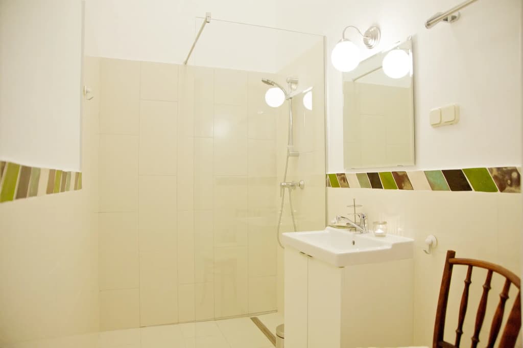 Green Door Family Apartment - photo 13