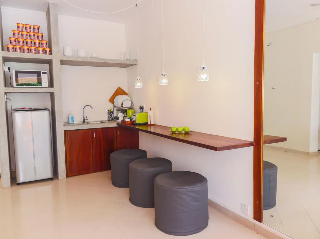 Hostel Republic at Galle Face - photo 7