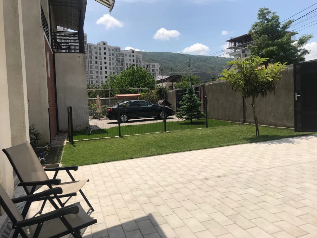V Tbilisi Guest House - photo 3