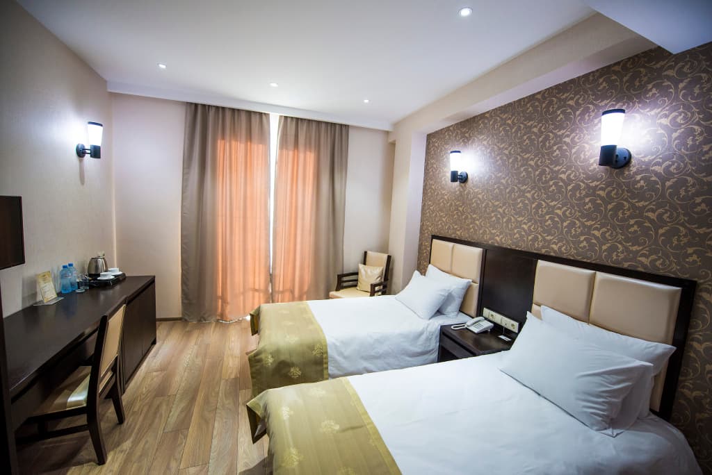 Tbilisi Inn Hotel - photo 3