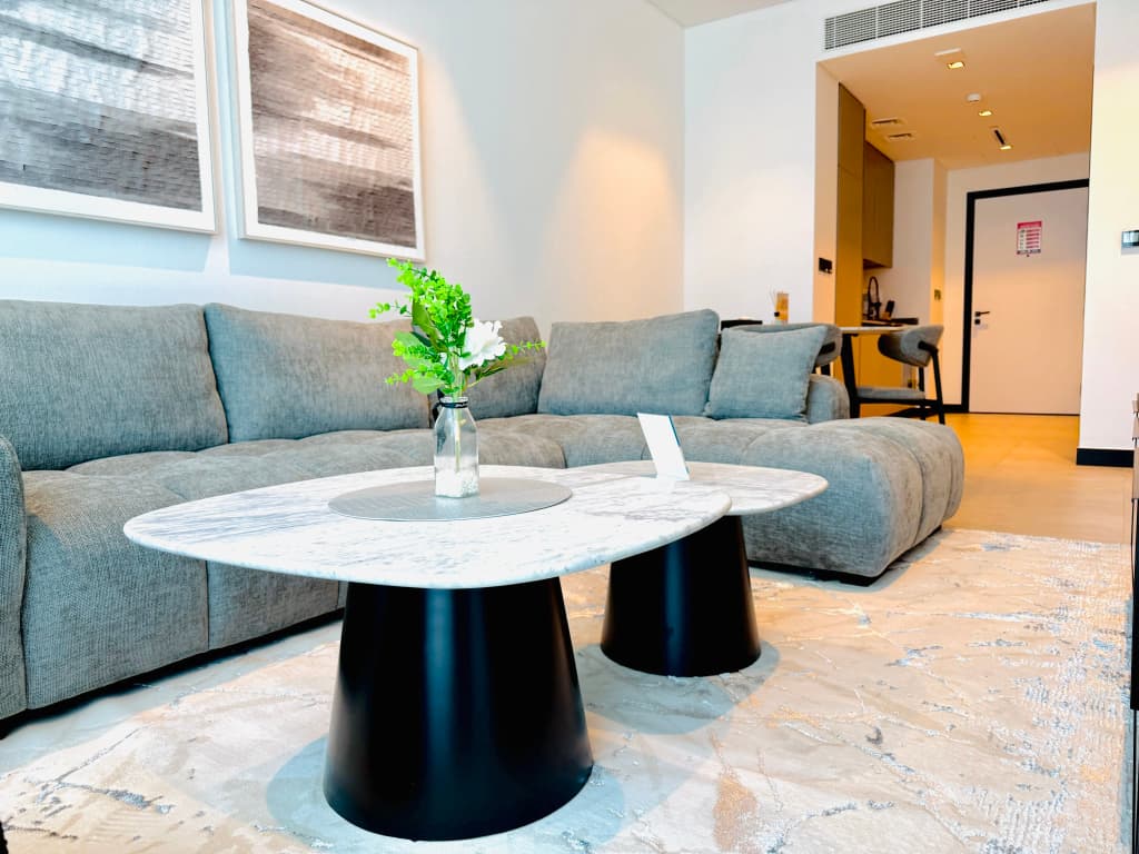 Vserve 1 BR Escape with City Views & Canal Vibes Apartments - photo 9