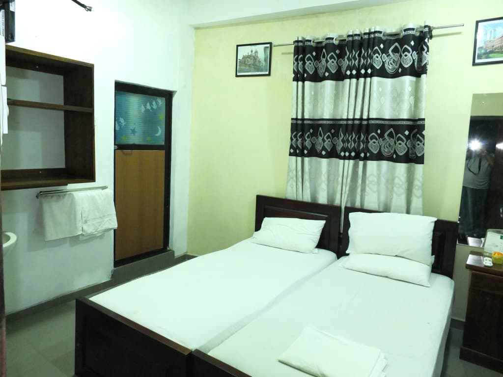 City Hotel - photo 13