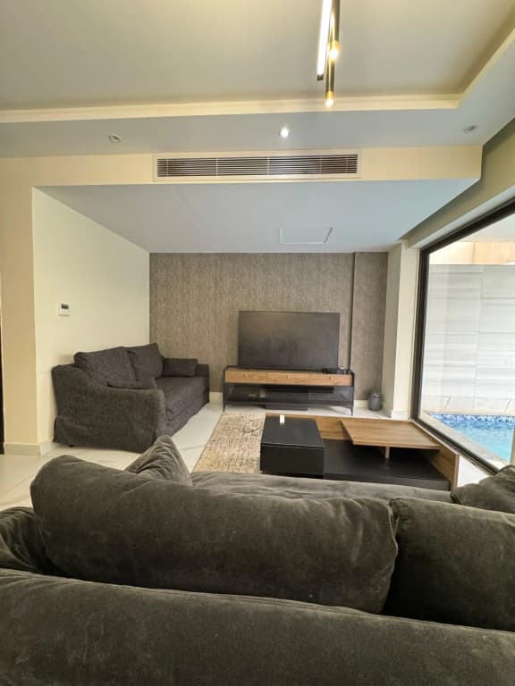Ground Floor 3 Bedroom Apartment With Private Pool - photo 3