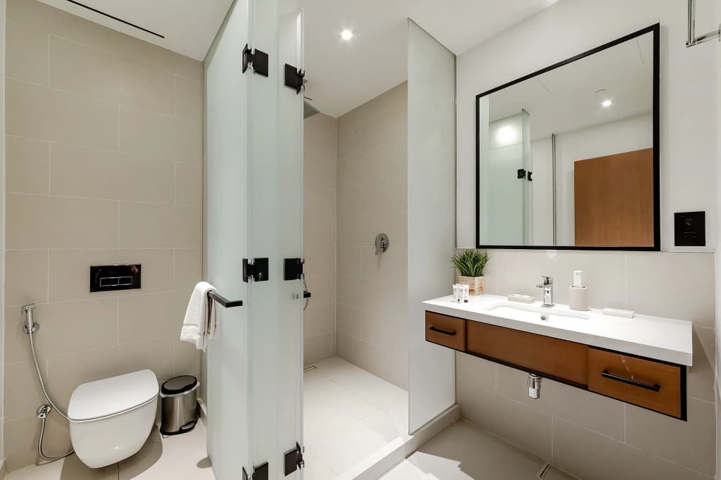 Stylish 2br with Marina Views Apartments - photo 16
