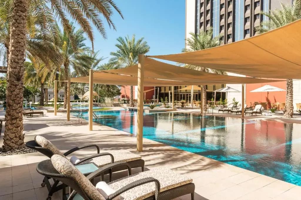 Sheraton Oman Hotel - photo 9