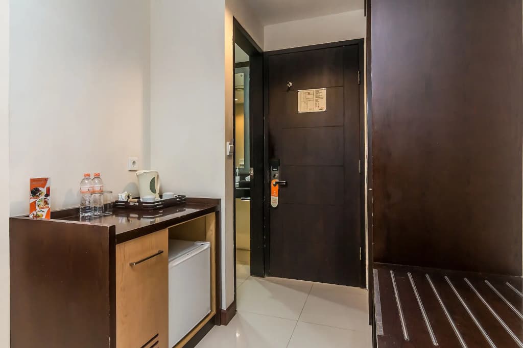 ZEN Rooms Legian Dewi Sri Hotel - photo 18