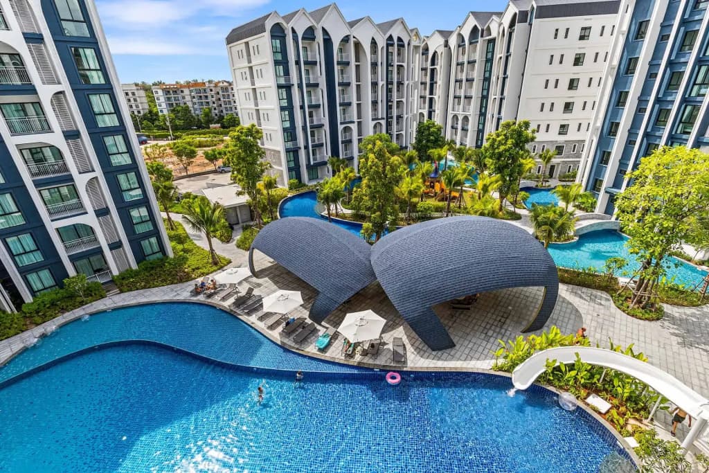 Title Halo1 2 Bedrooms Moon 105 Apartments - photo 14