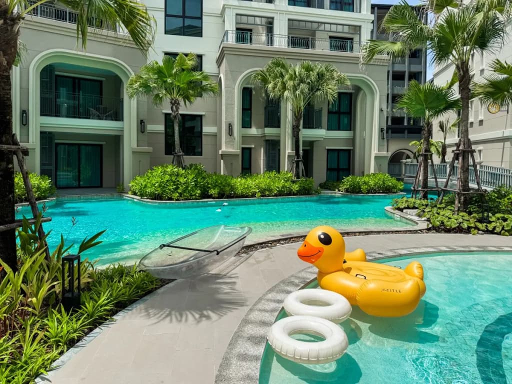 Modern 1Bdr with Pool View the Title Legendary Flat - photo 12