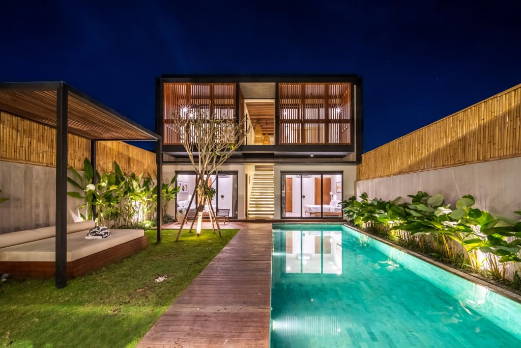 4 BR Berawa 5 min Walk Beach Enclosed Living Room Villa - photo 25
