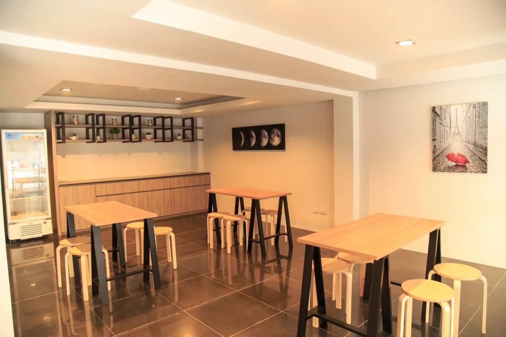 Silla Loft Patong Hotel - photo 4