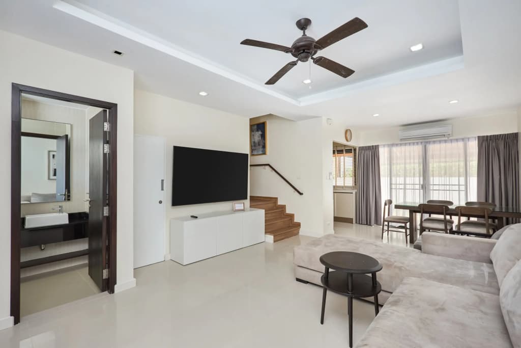 Townhouse Laguna Park 65/124 Apartments - photo 7