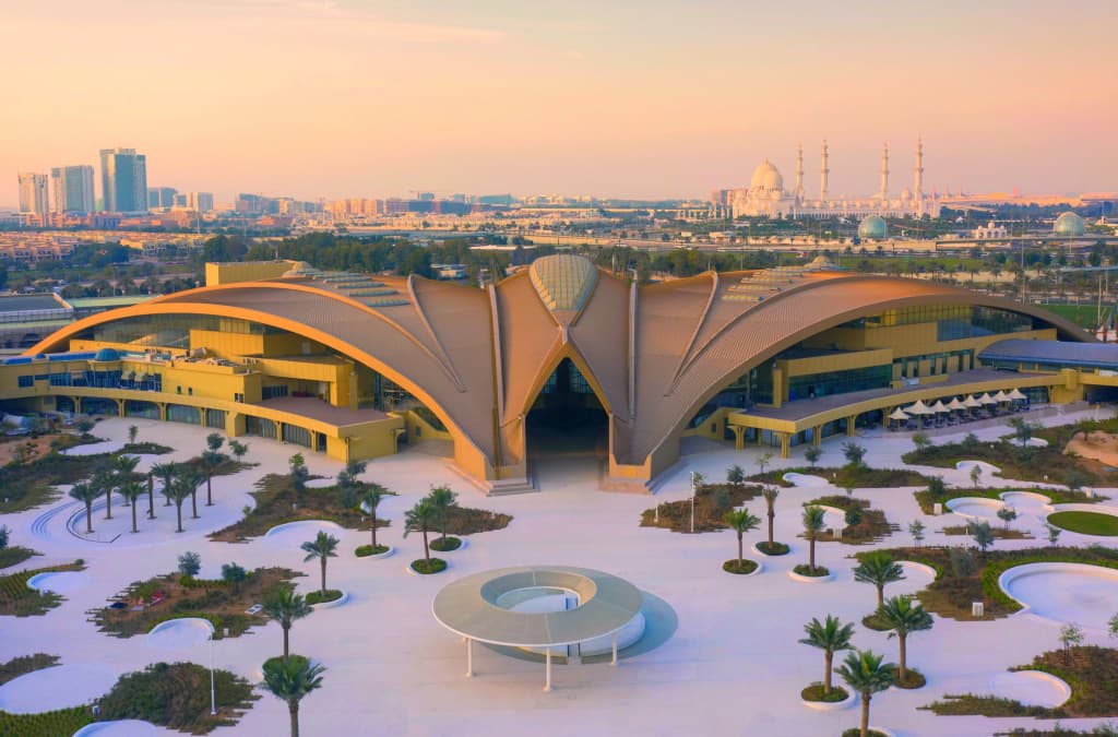ERTH Abu Dhabi Hotel - photo 1