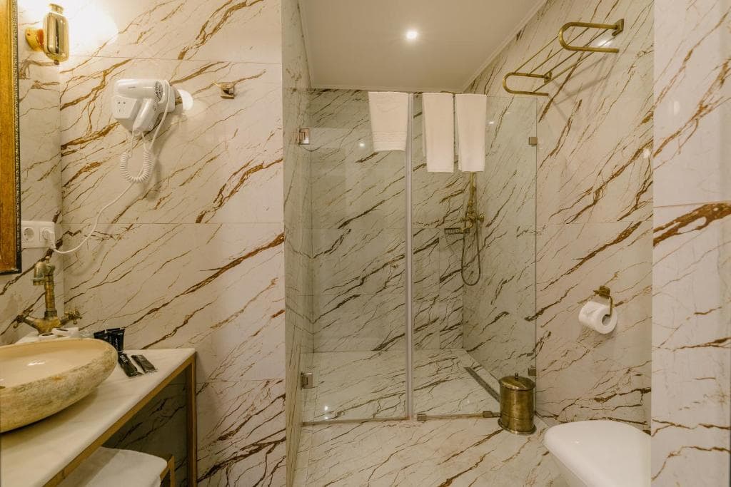 King Gorgasali Hotel - photo 18