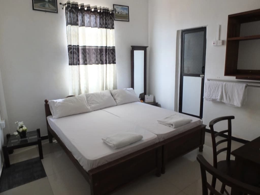 City Hotel - photo 16