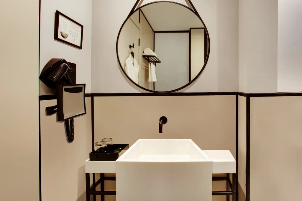 The District Hotel Jumeirah - photo 26