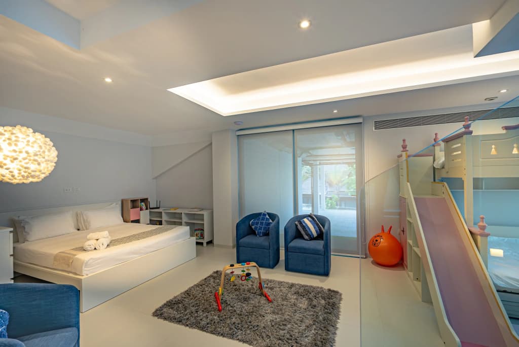 Luxury Infinity Pool Villa in Nai Harn Villa - photo 26
