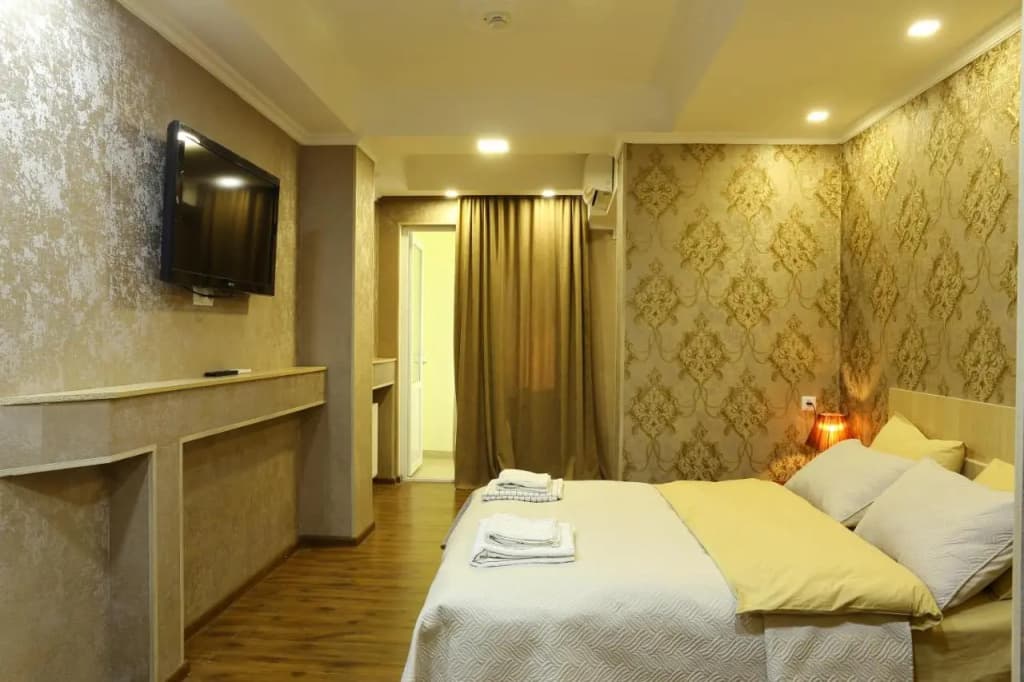 DKD-Bridge Hotel - photo 32