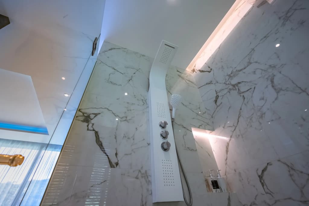 Luxury Infinity Pool Villa in Nai Harn Villa - photo 10