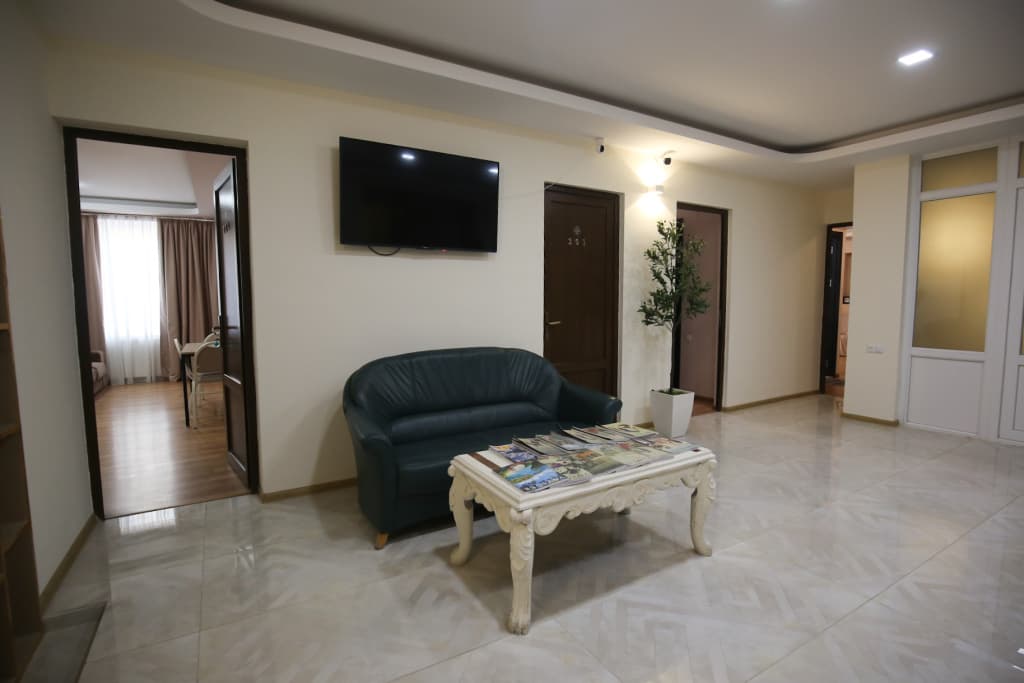 Hotel Kavkaz - photo 4