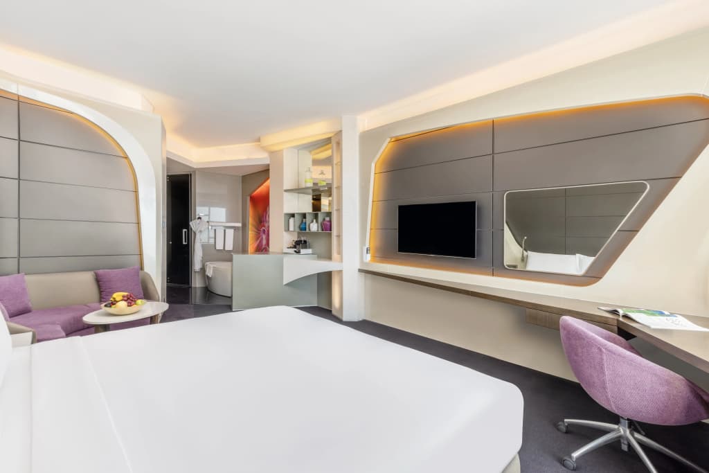 V Hotel Dubai Curio Collection by Hilton Hotel - photo 15
