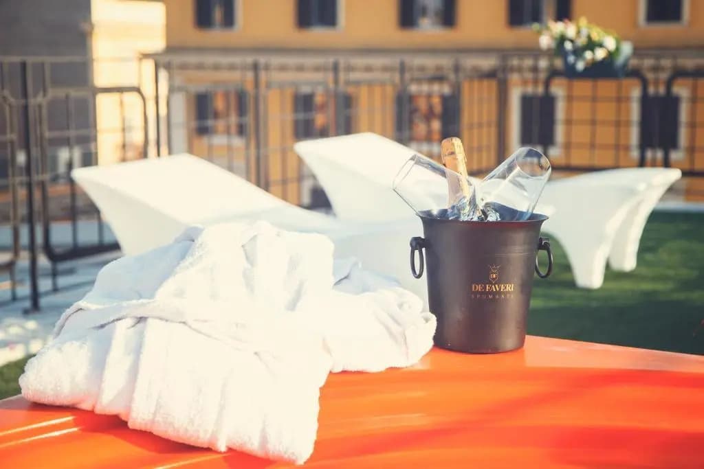 Orange Hotel - photo 12