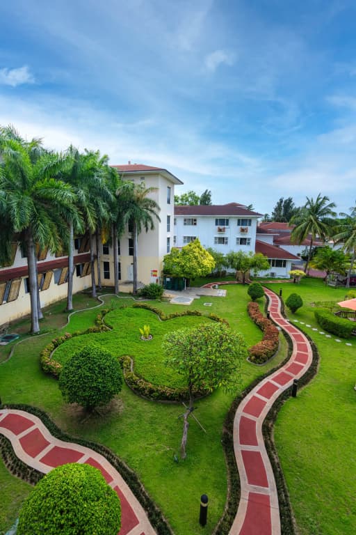 Hulhule Island Hotel - photo 17
