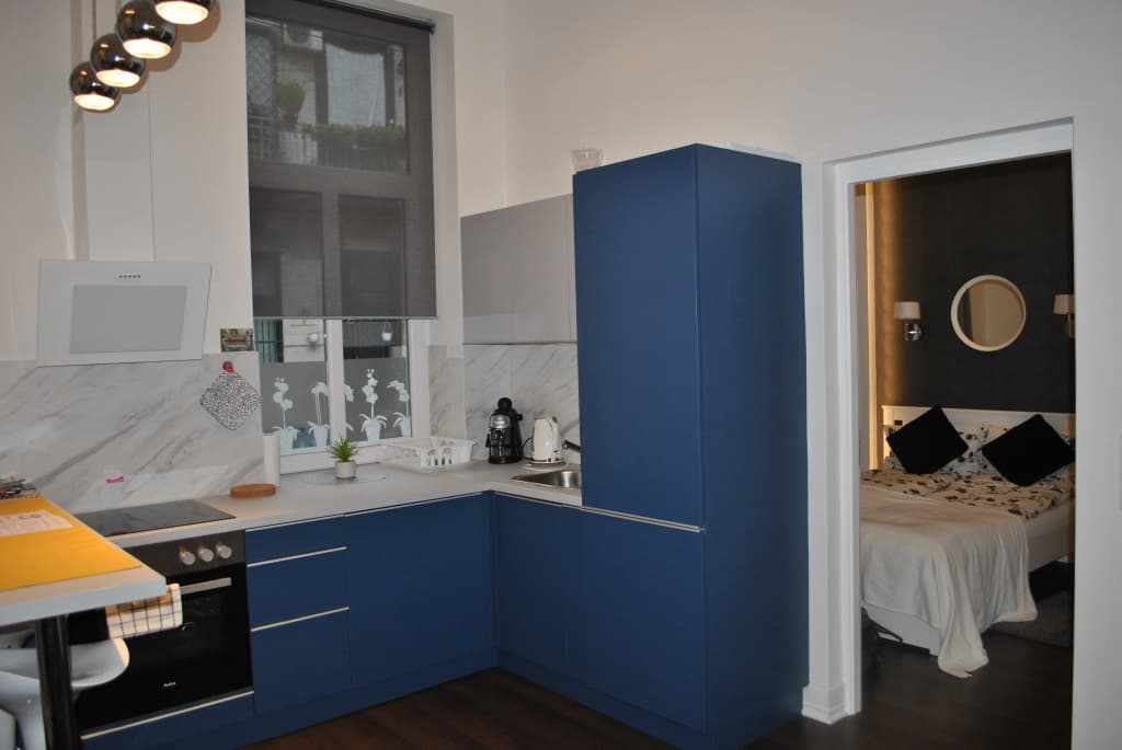 Sunset Central Apartments - photo 7